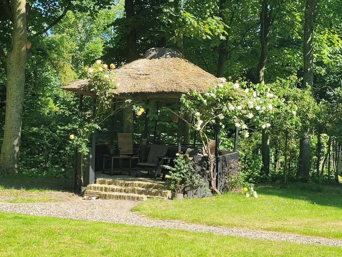 Pastorie Waaxens Bed & Breakfast Exterior foto