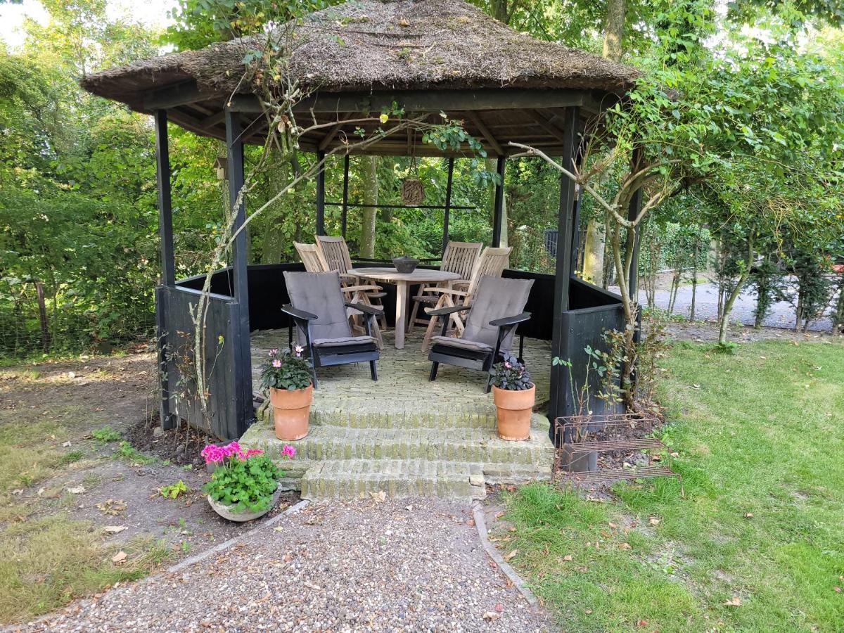 Pastorie Waaxens Bed & Breakfast Exterior foto