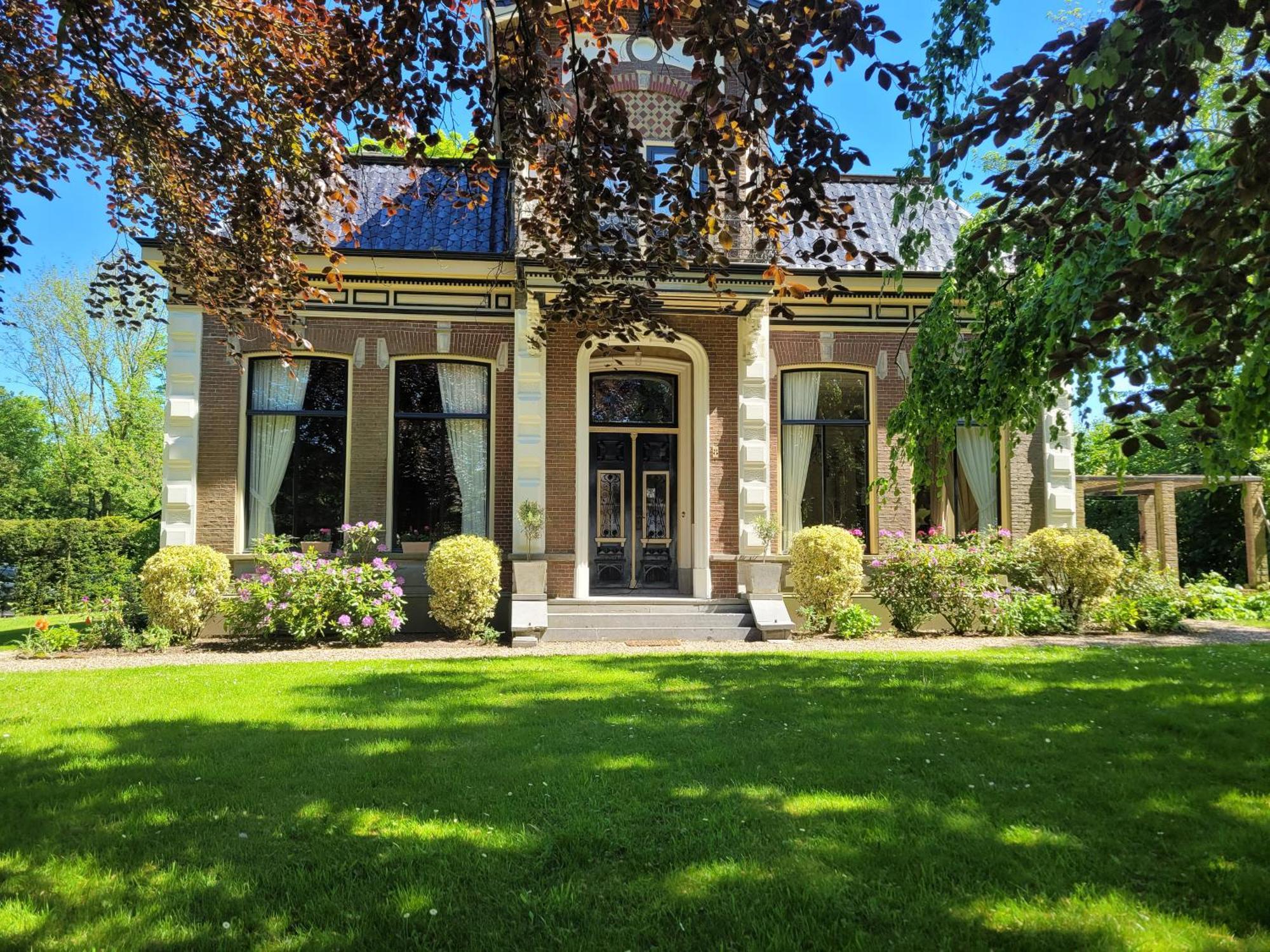 Pastorie Waaxens Bed & Breakfast Exterior foto